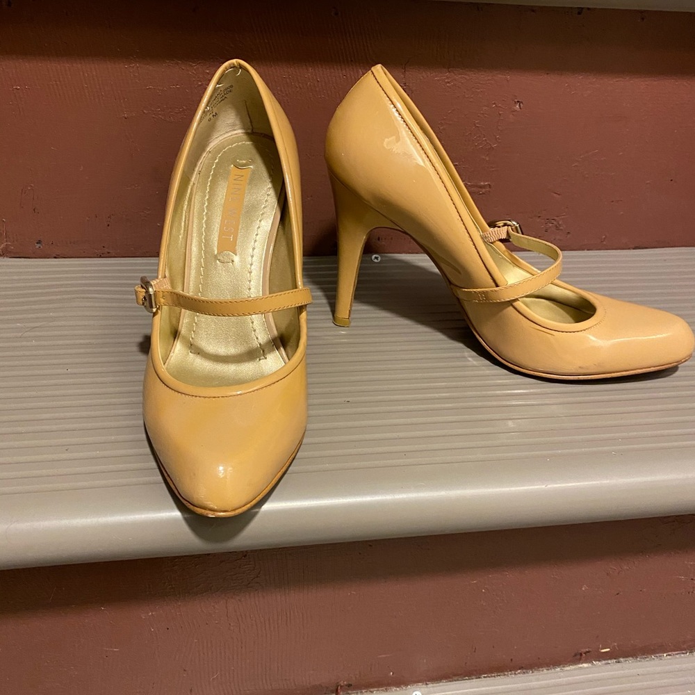Nine West Mary Jane Nude Pumps